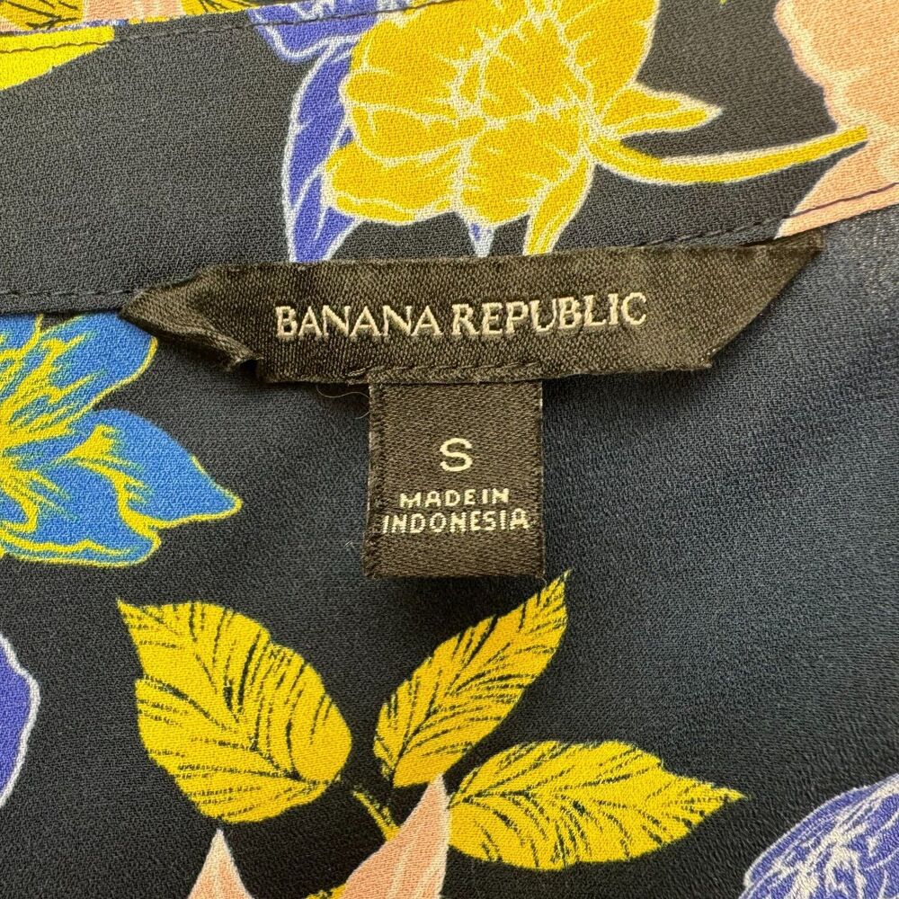 Banana Republic Wrap Blouse Sz S Black Floral Ruffle Design Cap Sleeve - Picture 9 of 13
